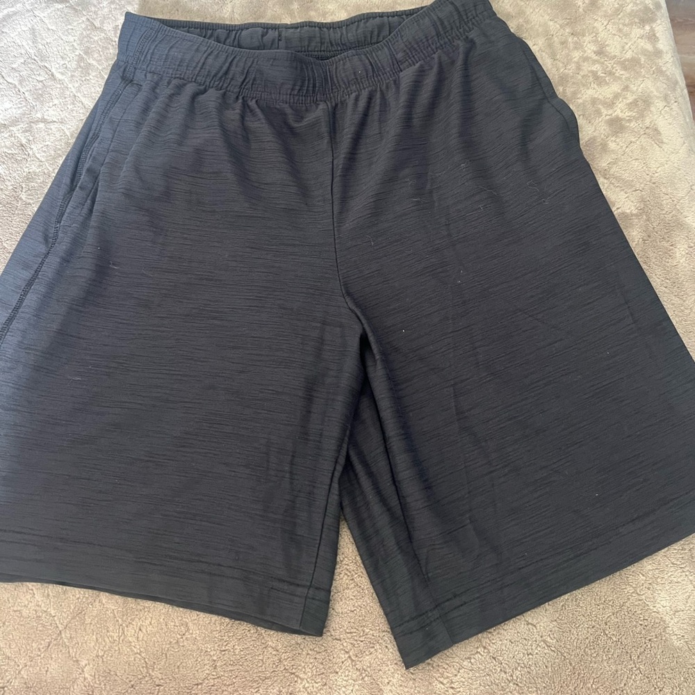 Boys black Old Navy active shorts